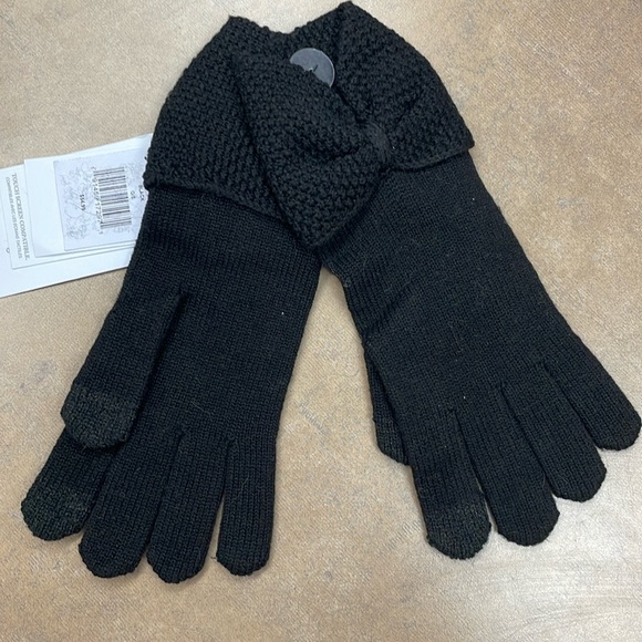 UGG Accessories - Black Ugg gloves NWT